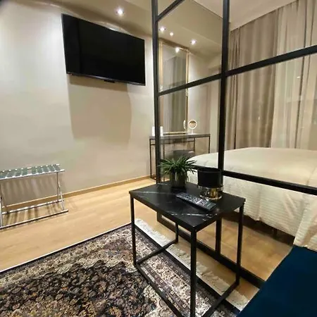 Dream Romantic Living *